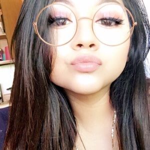 Meet your Posher, Edith